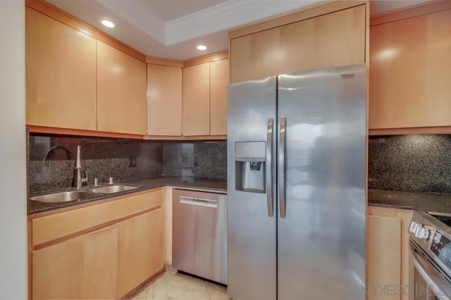 1720 Avenida Del Mundo, Coronado CA: https://media.crmls.org/mediaz/b34ad609-fc29-4895-9305-bf1667ad89d4.jpg