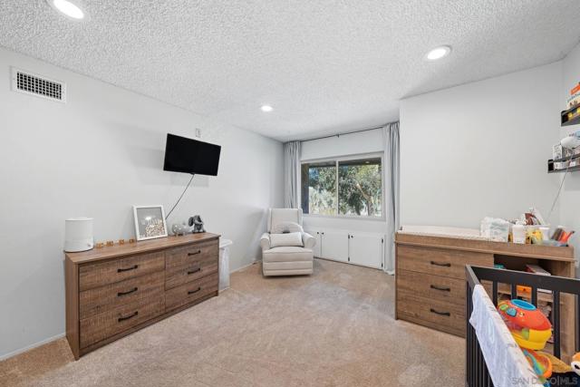 10250 Caminito Cuervo, San Diego CA: https://media.crmls.org/mediaz/b34c8839-6c49-47e9-b858-d1a6042e3c54.jpg