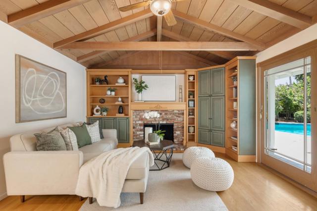 822 Amber Lane, Los Altos CA: https://media.crmls.org/mediaz/b34cc7da-8b98-4e1d-aa60-e5361f32f8d6.jpg