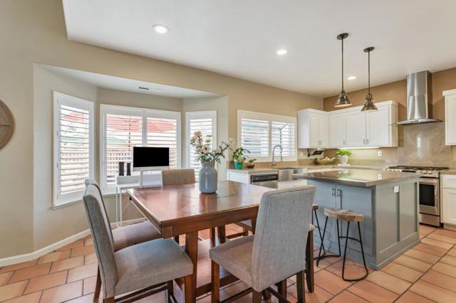 2711 Valley View Road, Hollister CA: https://media.crmls.org/mediaz/b34d014f-2d3c-4a80-ace3-1a9dbb14c9b1.jpg