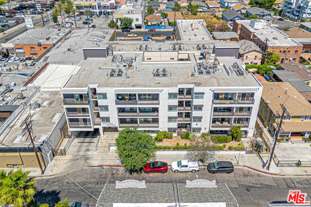 3061 W 12th Place, Los Angeles CA: https://media.crmls.org/mediaz/b34d0f79-8baa-4d9c-8f3b-6b104819bbb9.jpg