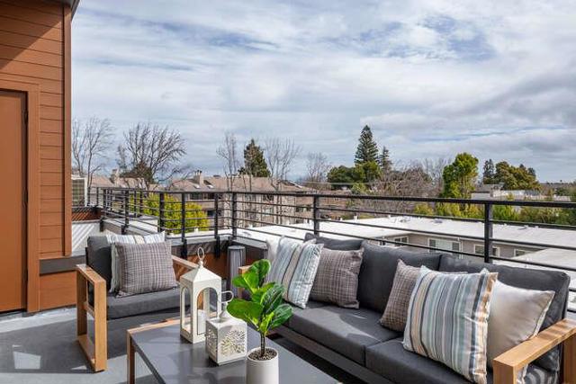 782 Elm Street, San Carlos CA: https://media.crmls.org/mediaz/b34d2ba4-3087-4f51-ae67-59621551c4dd.jpg