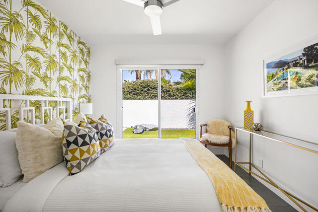 1160 E Marion Way, Palm Springs CA: https://media.crmls.org/mediaz/b34d519b-031b-4dc3-8023-02e7457d7242.jpg