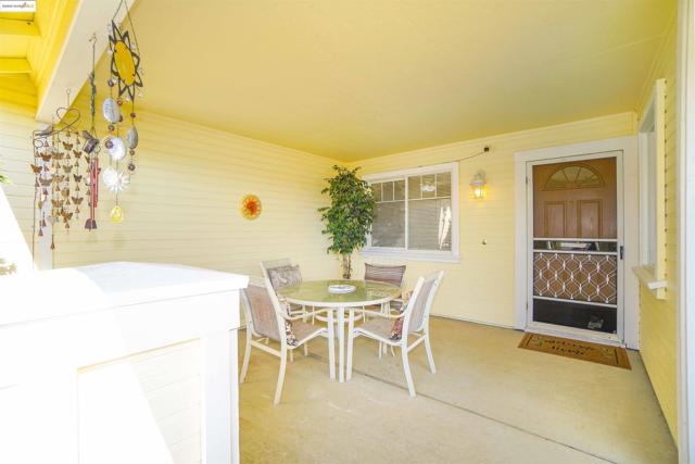 5402 Navajo Ct, Antioch CA: https://media.crmls.org/mediaz/b34e2307-b51b-4845-a8c4-91dfe59e67c7.jpg