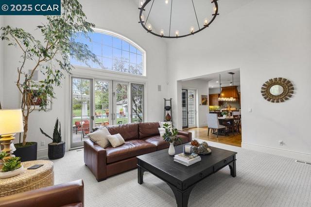 21 Meadow Lake Dr, Danville CA: https://media.crmls.org/mediaz/b34e66ca-da55-45dc-be17-ff537cd4e2fd.jpg