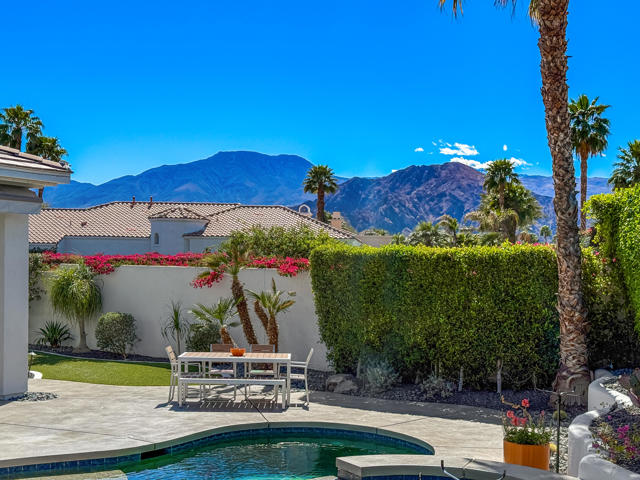 80360 Via Valerosa, La Quinta CA: https://media.crmls.org/mediaz/b34ec97c-a0e0-4980-bd29-3e23dee31f36.jpg