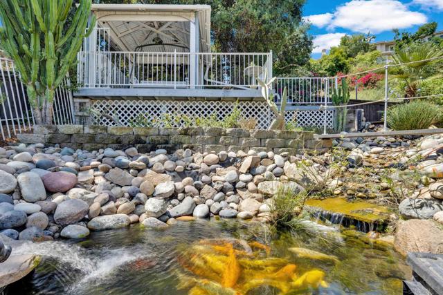 2106 Laura Dr, Escondido CA: https://media.crmls.org/mediaz/b34f61df-790f-4894-9808-bfe7091ea990.jpg