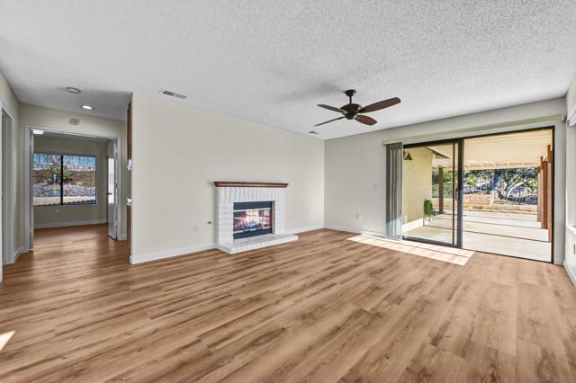 1412 Timber Gln, Escondido CA: https://media.crmls.org/mediaz/b3505be3-6935-40c7-890f-dd6fd56c9a00.jpg