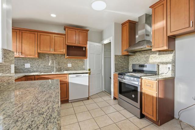 2801 Bartlett Street, Oakland CA: https://media.crmls.org/mediaz/b3517b62-8ca9-4039-a661-fc80611964db.jpg
