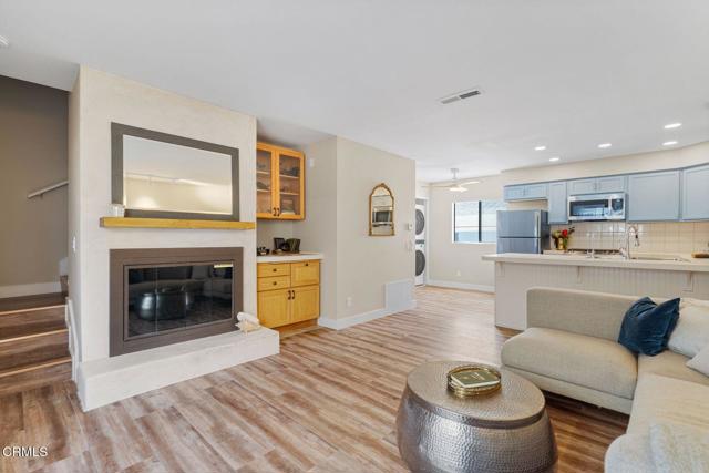 Detail Gallery Image 3 of 16 For 551 S E St, Oxnard,  CA 93030 - 2 Beds | 1 Baths