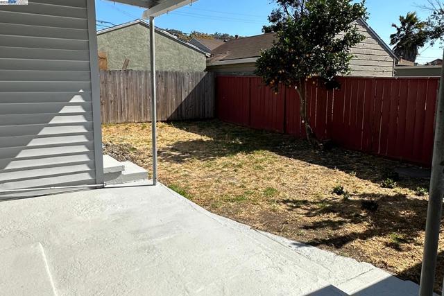 2441 Glenlock St, San Pablo CA: https://media.crmls.org/mediaz/b351cc7f-f38a-49b9-b165-e23868d5c174.jpg