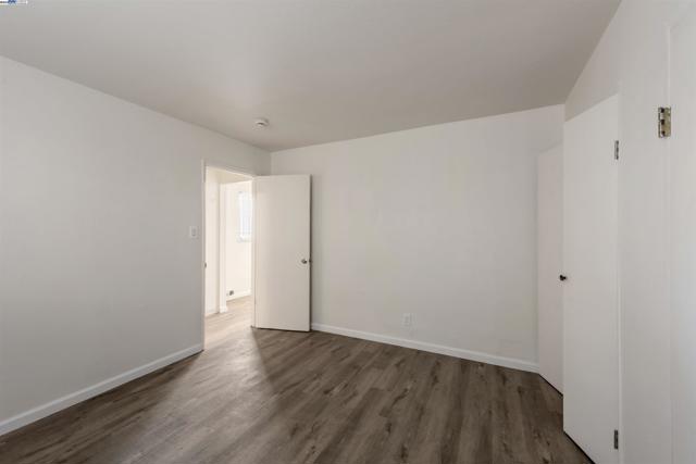 107 Catron Dr, Oakland CA: https://media.crmls.org/mediaz/b351dce6-3405-4094-ab49-13e646e627d1.jpg