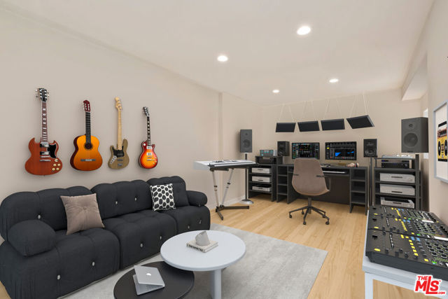 7209 Sunnydip Trail, Los Angeles CA: https://media.crmls.org/mediaz/b351fc53-9f48-42f5-88ef-3eaccd9ed8bb.jpg