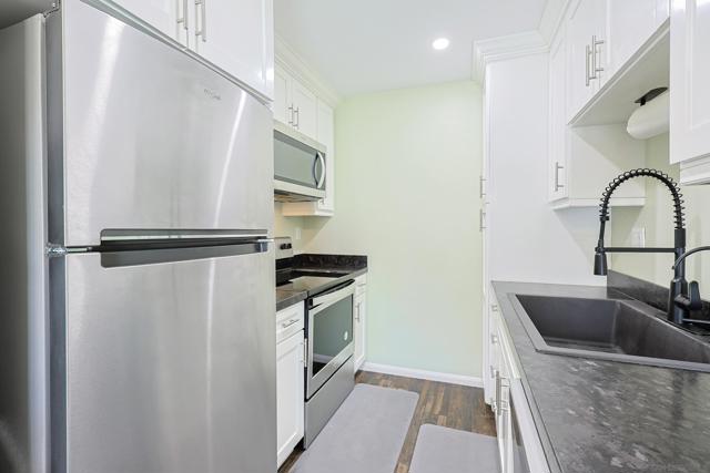 3454 Castle Glen Dr., San Diego CA: https://media.crmls.org/mediaz/b3520923-cd66-42ac-bc34-34fe1d124693.jpg