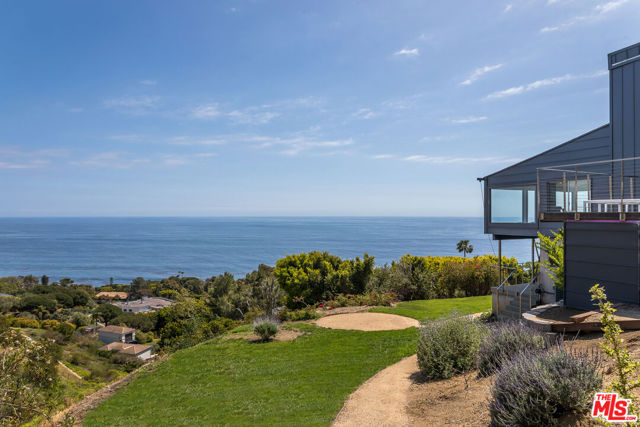 32701 Vista De Los Ondas Street, Malibu CA: https://media.crmls.org/mediaz/b352667e-aa12-4522-bd02-4b1a3b0420e4.jpg