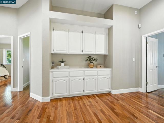 3052 Miwok Way, Clayton CA: https://media.crmls.org/mediaz/b3526bf9-e559-47f6-b3c8-8045fc02ab96.jpg