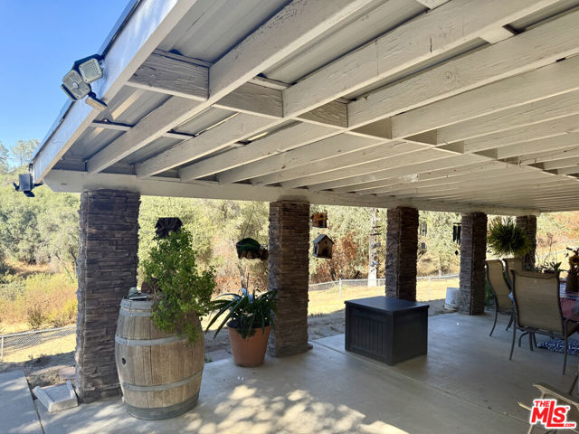 31229 Rolling Meadow Court, Coarsegold CA: https://media.crmls.org/mediaz/b352b89a-4166-41f8-bda3-5d9aea977380.jpg