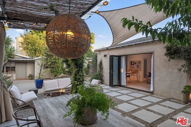 626 Pacific Street, Santa Monica CA: https://media.crmls.org/mediaz/b352f66e-79f4-4525-a9d9-32aa4ebd2ffd.jpg
