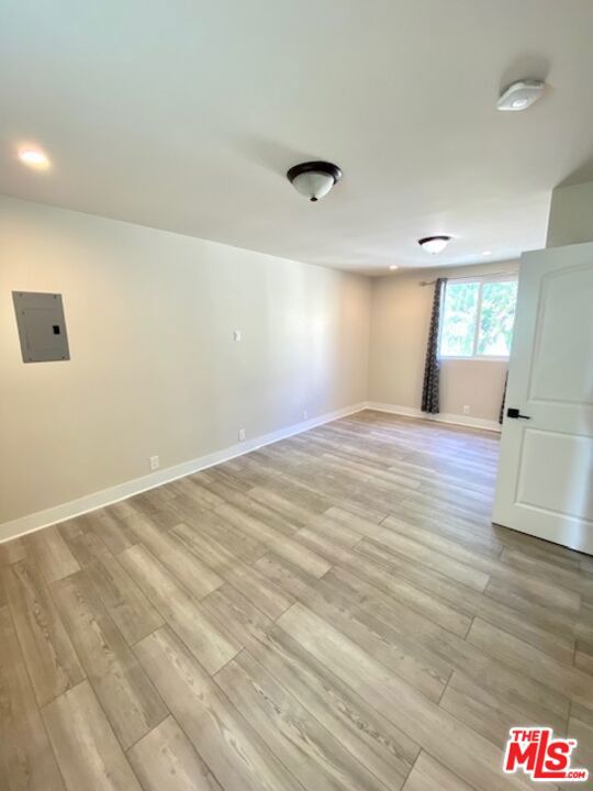 8866 Cadillac Avenue, Los Angeles CA: https://media.crmls.org/mediaz/b3530b7a-3f03-4782-8973-bbbdde558bb1.jpg