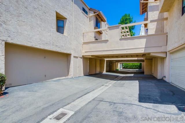 3268 Via Marin, La Jolla CA: https://media.crmls.org/mediaz/b35327c7-1ec2-4706-86f4-8851f7759ece.jpg