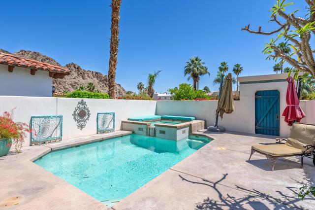 51299 Avenida Diaz, La Quinta CA: https://media.crmls.org/mediaz/b355296d-1072-4ca1-ab56-81c29a638c15.jpg