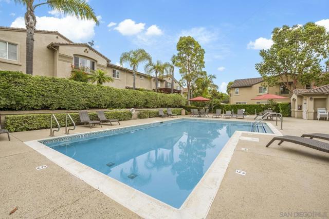 6467 Alexandri Cir, Carlsbad CA: https://media.crmls.org/mediaz/b3554792-041b-41eb-8ae3-7c2662e07b28.jpg
