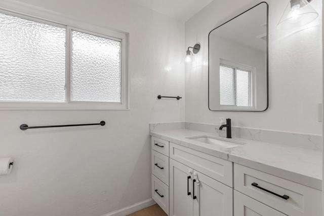 Image 19 of 31 For 2337 Walden Square