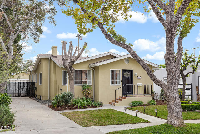 Detail Gallery Image 3 of 30 For 608 Pioneer Dr, Glendale,  CA 91203 - 3 Beds | 2 Baths