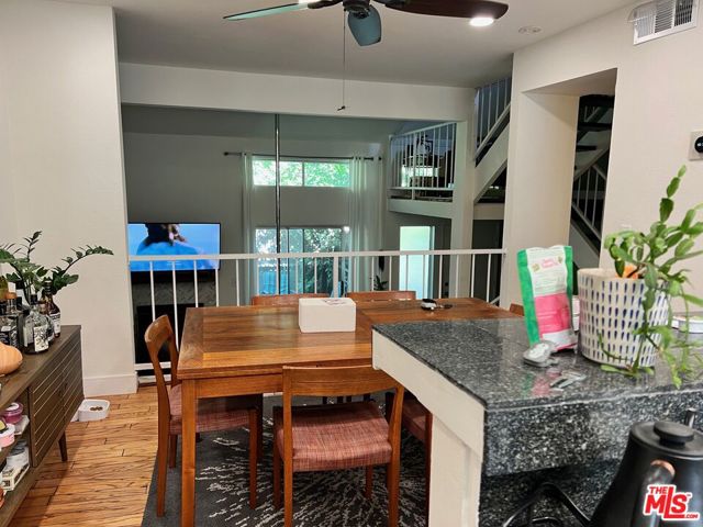 13609 Valerio Street, Van Nuys CA: https://media.crmls.org/mediaz/b355f5dc-b28f-4ecb-aa84-2782936d51bb.jpg