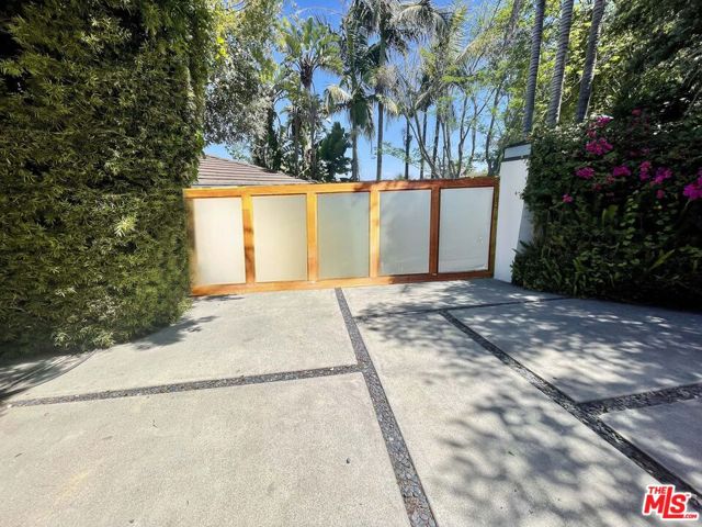 Image 3 of 36 For 1000 Stradella Road