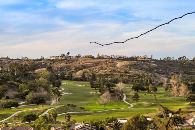 6911 Goldstone Rd, Carlsbad CA: https://media.crmls.org/mediaz/b356e800-fb71-4925-a6d4-bef42d9bd609.jpg