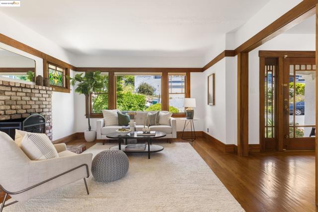769 Santa Ray Ave, Oakland CA: https://media.crmls.org/mediaz/b356e89f-8646-4758-8370-8093924a6b38.jpg