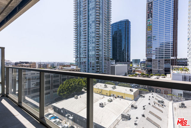 1155 S Grand Avenue, Los Angeles CA: https://media.crmls.org/mediaz/b3570e6e-258e-40c9-9d64-394e3efd7389.jpg
