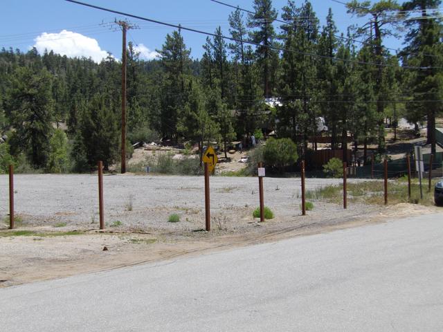 40318 Big Bear Boulevard, Big Bear CA: https://media.crmls.org/mediaz/b357cef1-3269-4a18-9faa-050a7489e751.jpg