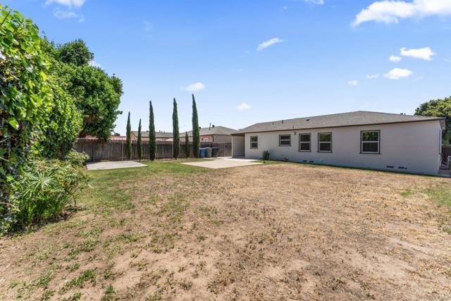 709 4th AVE, Chula Vista CA: https://media.crmls.org/mediaz/b3589243-6a99-4a4b-9c14-bd60b5568413.jpg