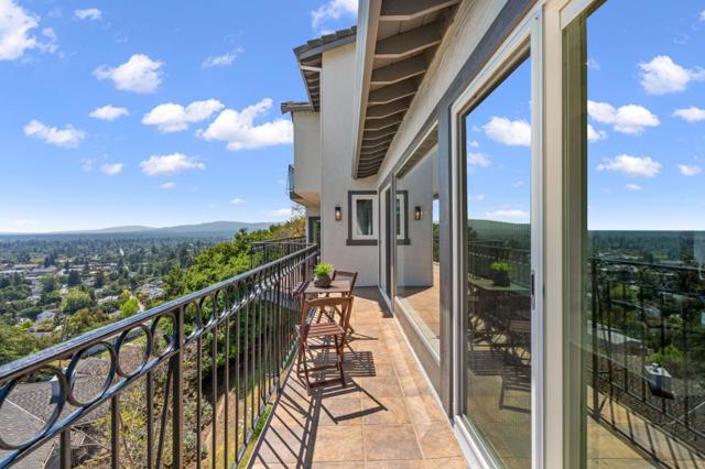 70 ENSENADA Road, San Carlos CA: https://media.crmls.org/mediaz/b3592589-761a-469c-80c3-118061c02661.jpg