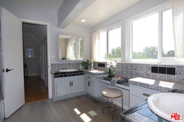 12158 Bambi Place, Granada Hills CA: https://media.crmls.org/mediaz/b3598e56-2d62-4d08-bdaa-143e2c627880.jpg