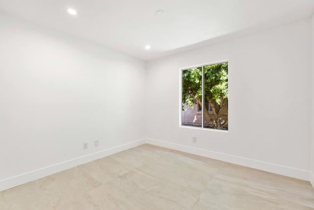 Image 36 of 41 For 49651 Lincoln Drive