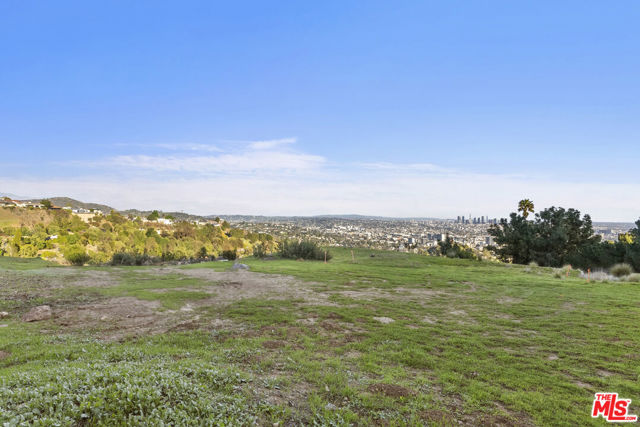 2666 Larmar Road, Los Angeles CA: https://media.crmls.org/mediaz/b35a83e2-72de-4b89-8cab-1b597644c021.jpg