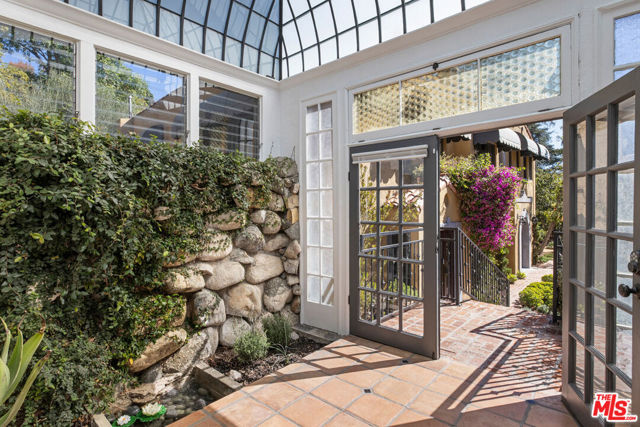 540 Mount Washington Drive, Los Angeles CA: https://media.crmls.org/mediaz/b35aa64a-e9cd-4adf-a405-c596d4fc499a.jpg