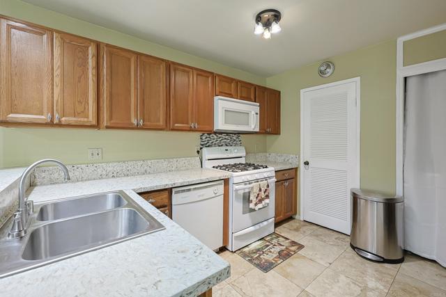 6872 Quebec Court, San Diego CA: https://media.crmls.org/mediaz/b35add72-d56e-449b-b40b-4bd33ec0ccca.jpg