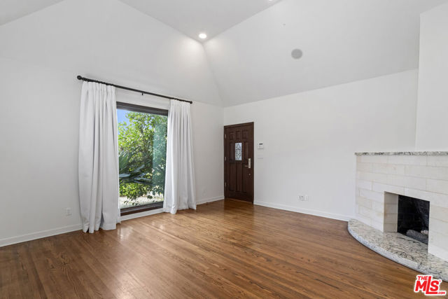 6656 Colgate Avenue, Los Angeles CA: https://media.crmls.org/mediaz/b35aeb82-458d-456f-ae59-113af5f21250.jpg