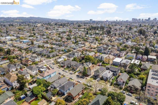 Image 43 of 52 For 1072 57th St