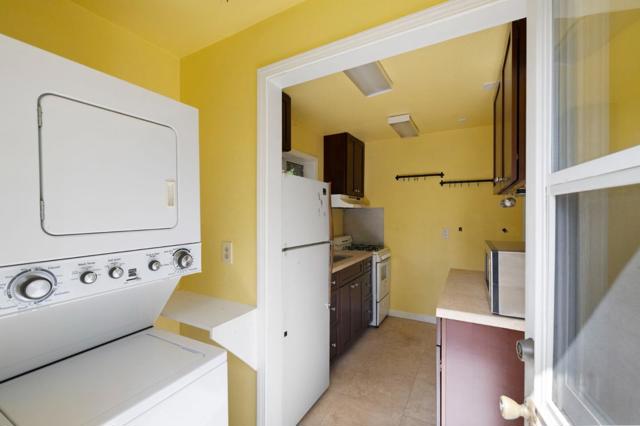 2160 Oakley Avenue, Menlo Park CA: https://media.crmls.org/mediaz/b35d0b63-78a8-4bdc-85f1-b59fa8125080.jpg