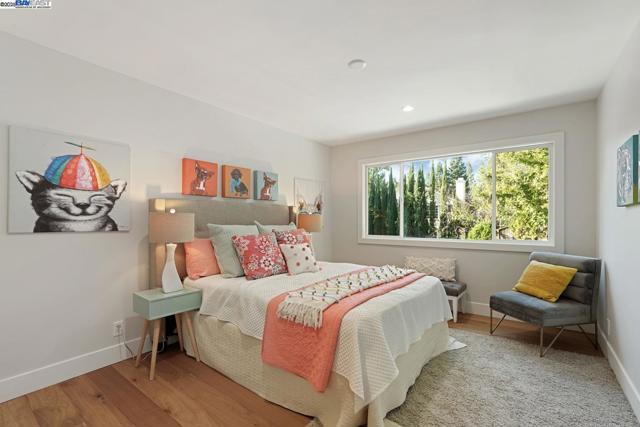 25 Mackenzie Pl, Danville CA: https://media.crmls.org/mediaz/b35d0f55-6a69-4dc9-822d-12b4201e6fb0.jpg