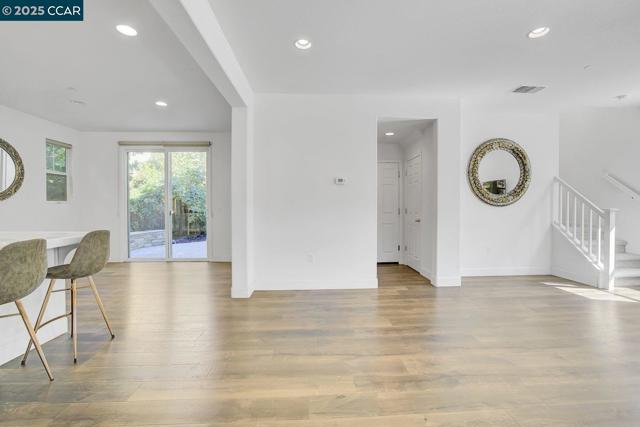 330 Pacifica Dr, Brentwood CA: https://media.crmls.org/mediaz/b35d2aa1-eb42-410c-94ea-7e82825a6b1a.jpg