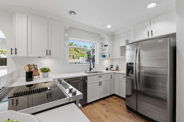 37640 Hyacinth St, Newark CA: https://media.crmls.org/mediaz/b35e1730-38b6-40a6-93ca-804d727a17b8.jpg