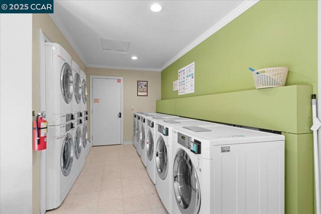 8975 Alcosta Blvd, San Ramon CA: https://media.crmls.org/mediaz/b35e41f9-5f37-442b-b4bc-a405189c18ce.jpg