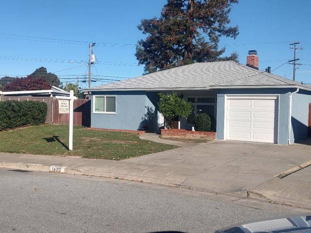 1420 Young Street, San Mateo CA: https://media.crmls.org/mediaz/b35e6629-ad88-4329-937e-cf258a02549e.jpg