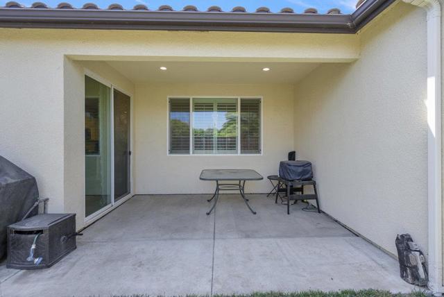 471 Segovia Drive, Hollister CA: https://media.crmls.org/mediaz/b35e6f5a-1e36-413d-81e0-79635c7d2241.jpg